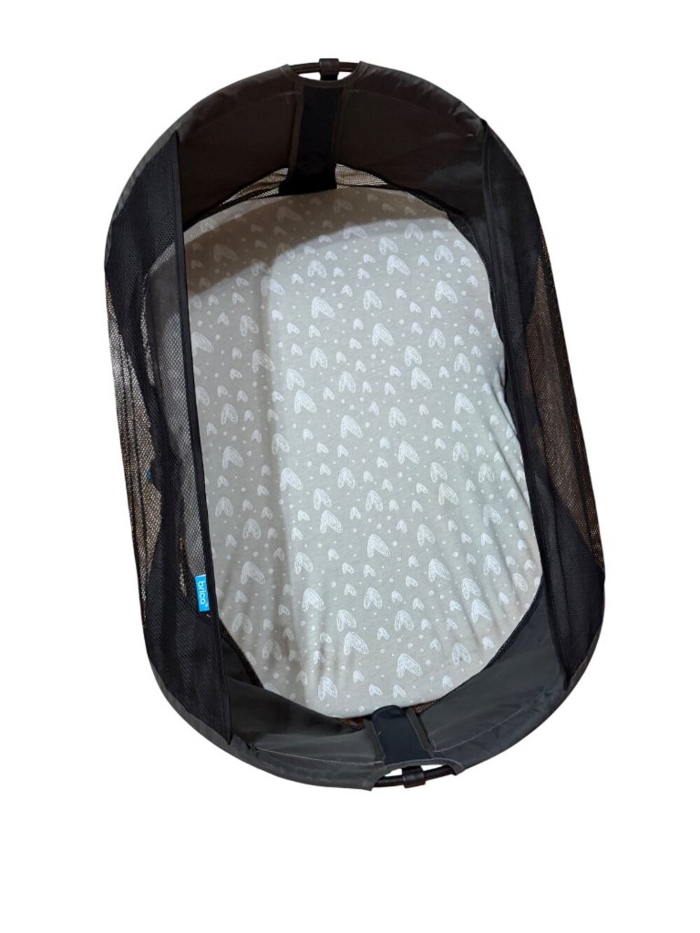 Brica Fold N Go Travel Bassinet With Breathable Mesh Sides & Soft Heart-Patterne